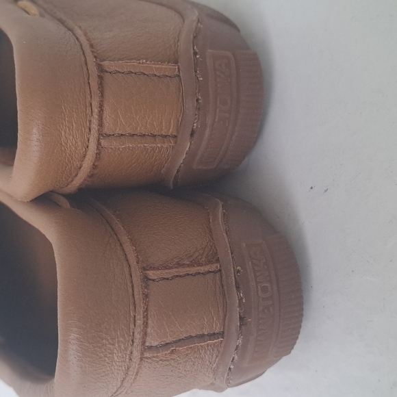 Minnetonka shoes size 8.5 - Picture 7 of 8